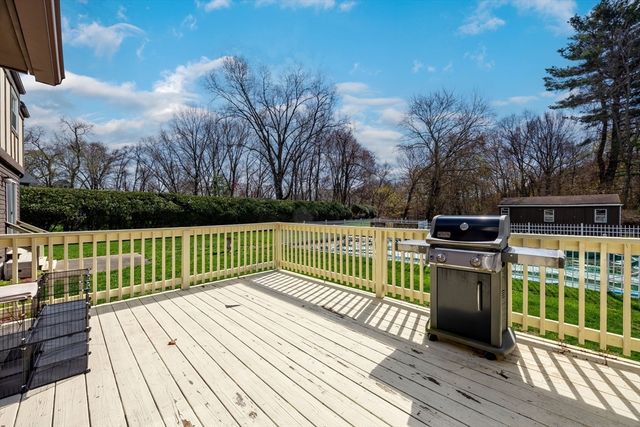 26 Kimberly Dr, South Hadley, MA 01075