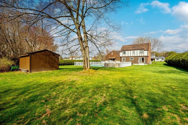 26 Kimberly Dr, South Hadley, MA 01075