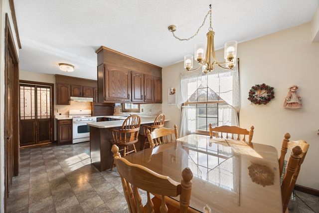 26 Kimberly Dr, South Hadley, MA 01075