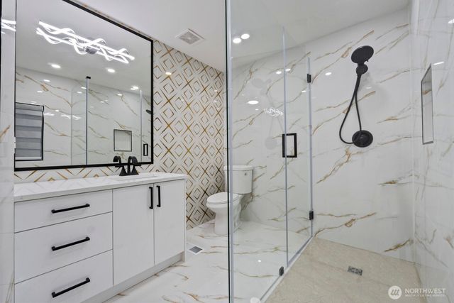 10518 165th Place NE, Redmond, WA 98052