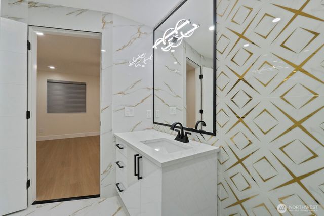 10518 165th Place NE, Redmond, WA 98052