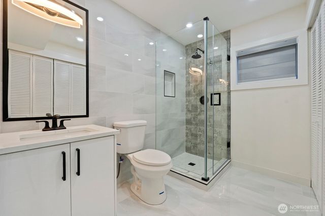 10518 165th Place NE, Redmond, WA 98052