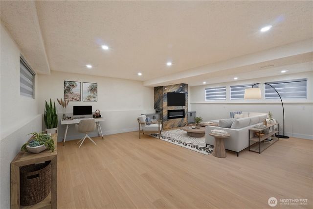 10518 165th Place NE, Redmond, WA 98052