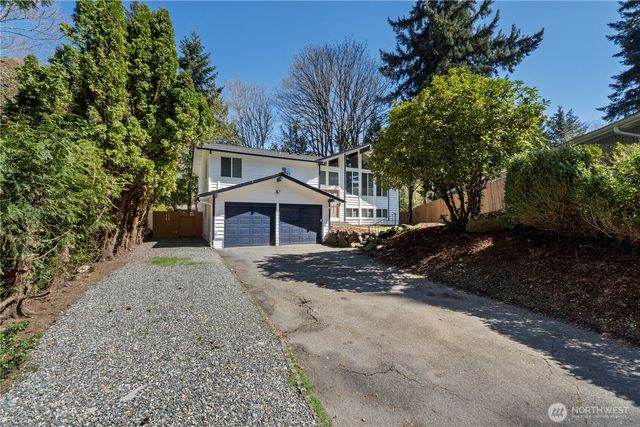 10518 165th Place NE, Redmond, WA 98052