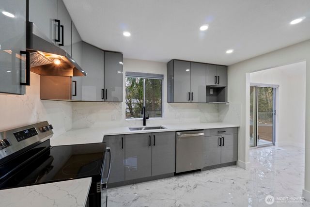 10518 165th Place NE, Redmond, WA 98052