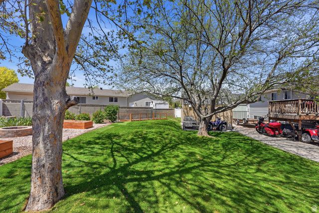 3299 W ROYALWOOD DR, Taylorsville, UT 84129