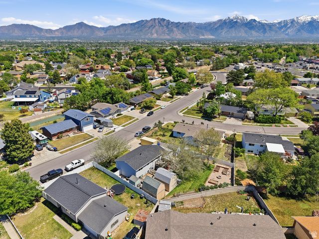 3299 W ROYALWOOD DR, Taylorsville, UT 84129