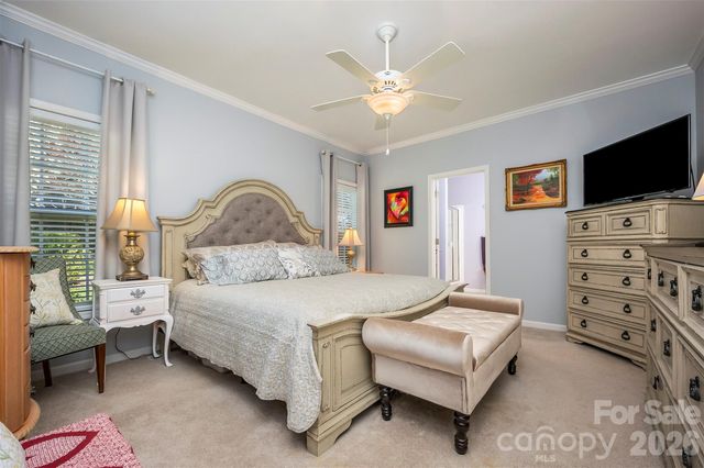34 Middle Street, Hendersonville, NC 28792