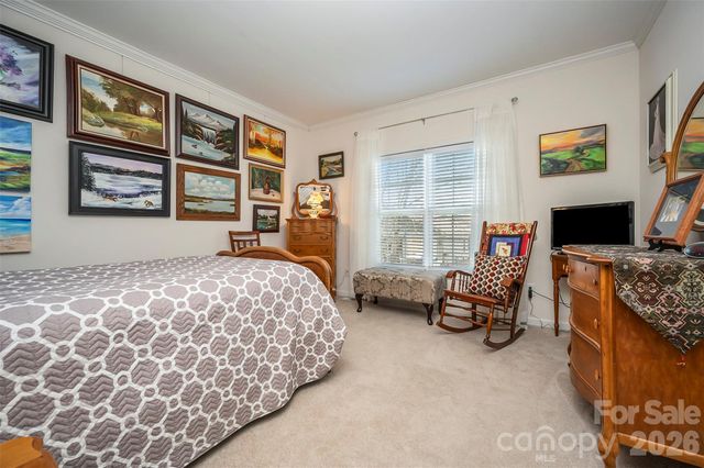 34 Middle Street, Hendersonville, NC 28792