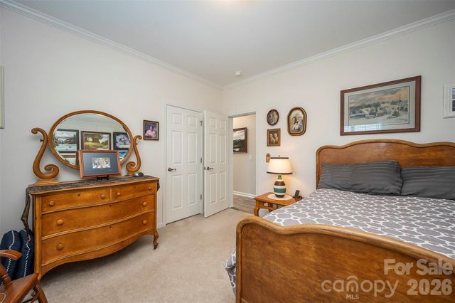 34 Middle Street, Hendersonville, NC 28792