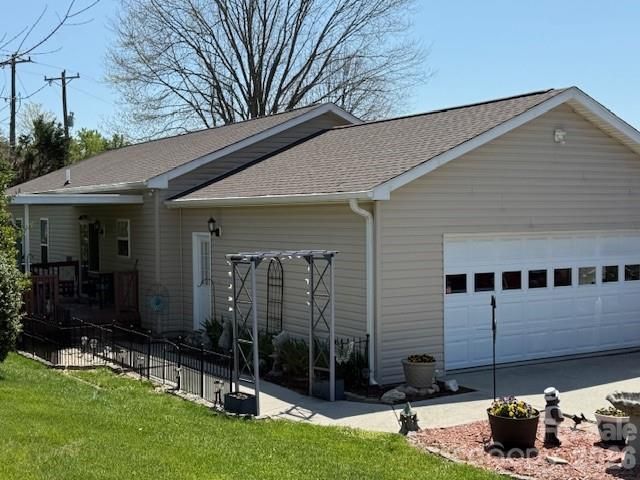 34 Middle Street, Hendersonville, NC 28792