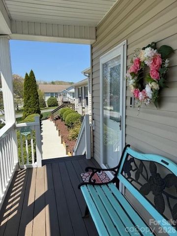 34 Middle Street, Hendersonville, NC 28792