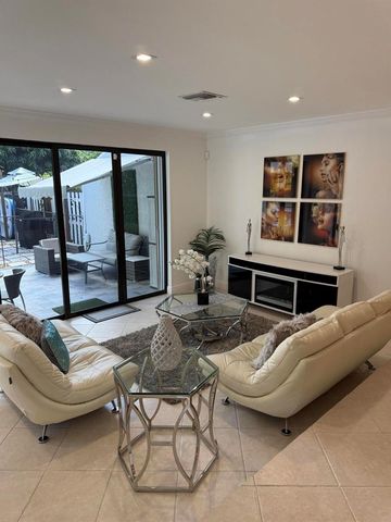 12394 Westhampton Circle, Wellington, FL 33414