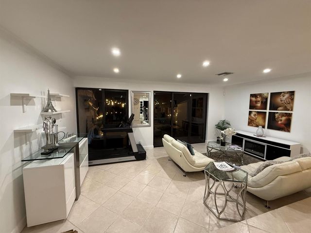 12394 Westhampton Circle, Wellington, FL 33414