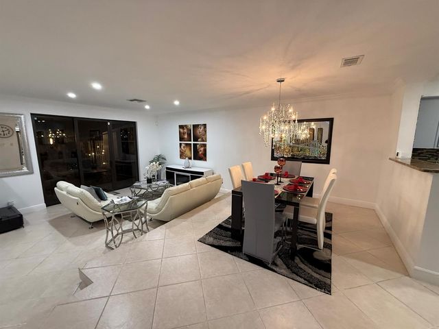 12394 Westhampton Circle, Wellington, FL 33414