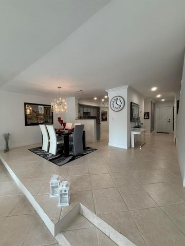 12394 Westhampton Circle, Wellington, FL 33414