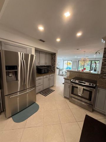 12394 Westhampton Circle, Wellington, FL 33414