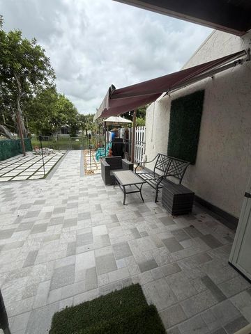 12394 Westhampton Circle, Wellington, FL 33414