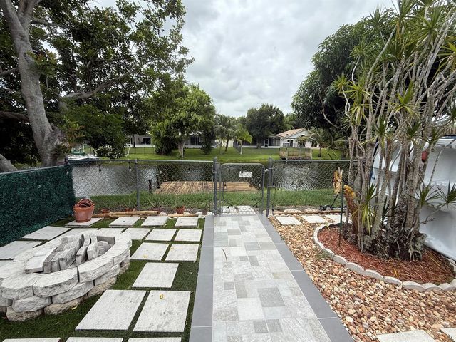 12394 Westhampton Circle, Wellington, FL 33414