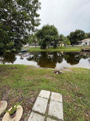 12394 Westhampton Circle, Wellington, FL 33414