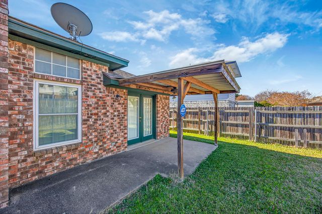 721 Windridge Lane, Burleson, TX 76028