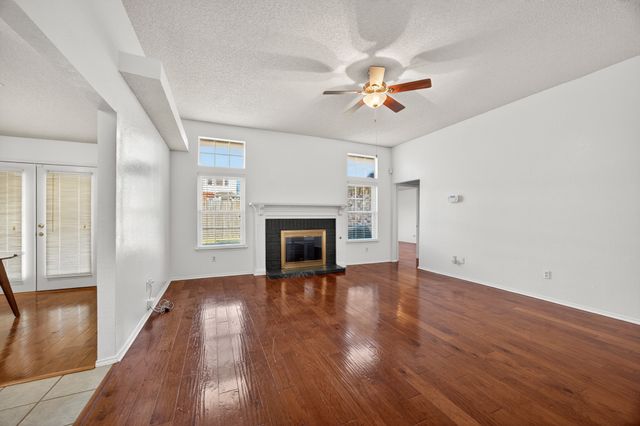 721 Windridge Lane, Burleson, TX 76028