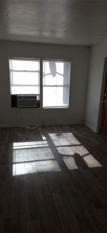 2811 Iola Street 8, Houston, TX 77017