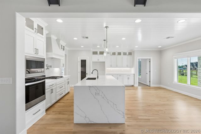 8210 E 111th Street North, Owasso, OK 74055