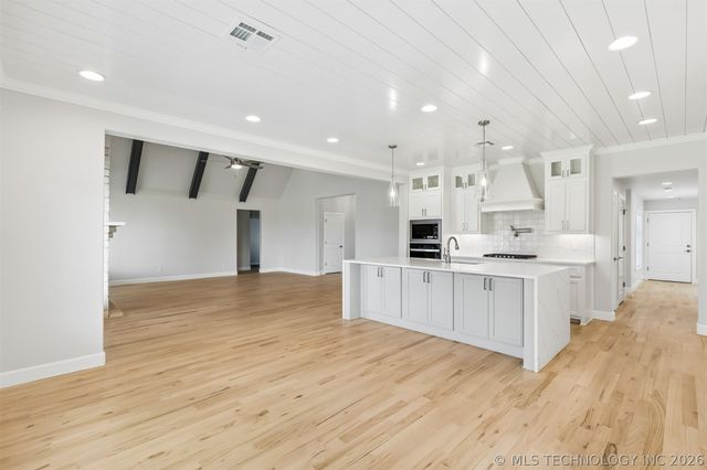8210 E 111th Street North, Owasso, OK 74055