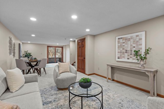 4550 Evergreen Drive, Vadnais Heights, MN 55127