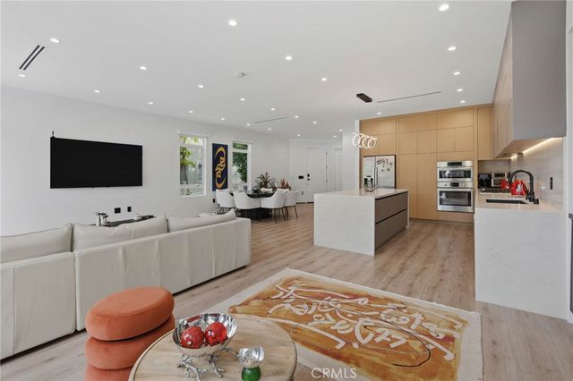 3633 Calle Jazmin, Calabasas, CA 91302