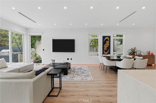 3633 Calle Jazmin, Calabasas, CA 91302