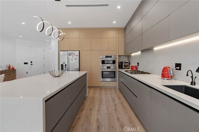 3633 Calle Jazmin, Calabasas, CA 91302
