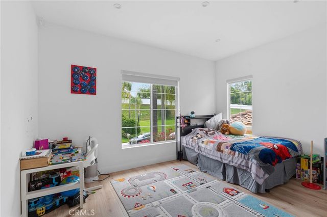 3633 Calle Jazmin, Calabasas, CA 91302