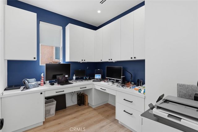 3633 Calle Jazmin, Calabasas, CA 91302