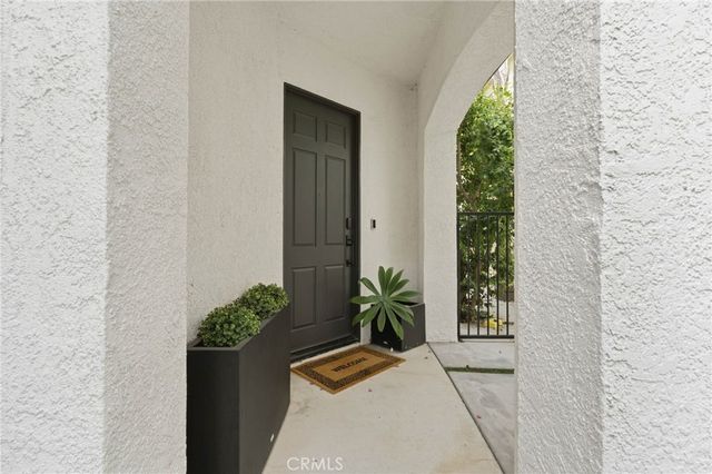 3633 Calle Jazmin, Calabasas, CA 91302
