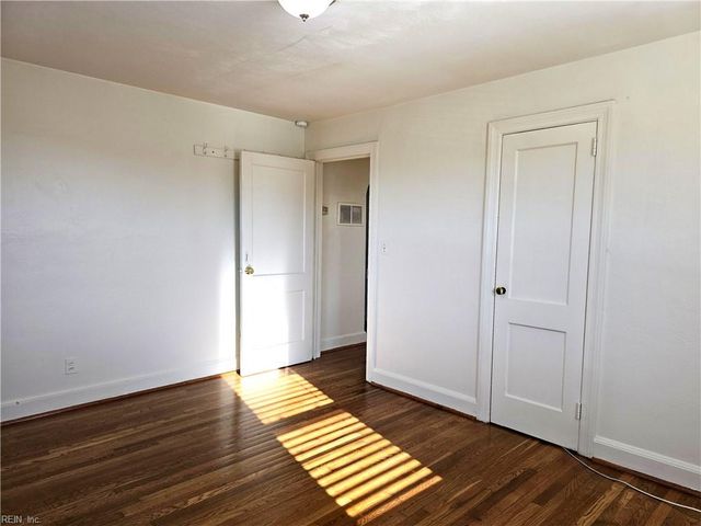 2012 E Ocean View Ave Apt 3, Norfolk, VA 23503