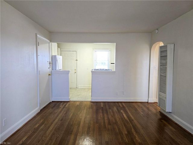 2012 E Ocean View Ave Apt 3, Norfolk, VA 23503