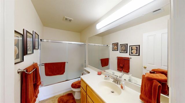 4654 Kirkes Dr, Turlock, CA 95382
