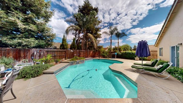 4654 Kirkes Dr, Turlock, CA 95382