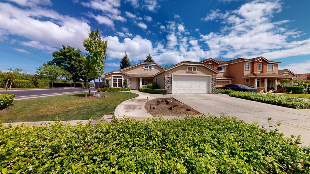 4654 Kirkes Dr, Turlock, CA 95382