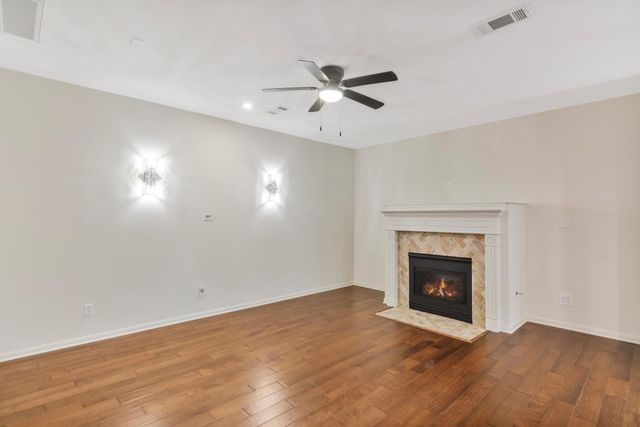 76 Piper Trace, The Woodlands, TX 77381