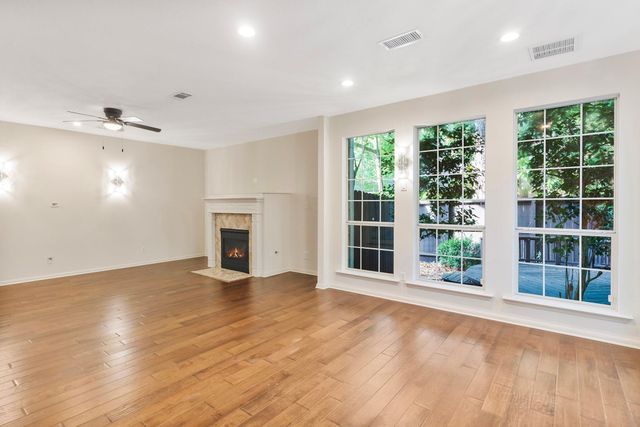 76 Piper Trace, The Woodlands, TX 77381