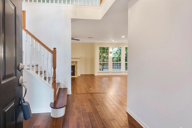 76 Piper Trace, The Woodlands, TX 77381