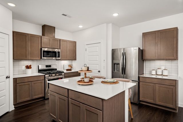 7040 Sutton Dr, White House, TN 37188