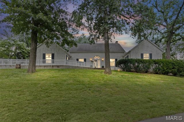 110 Fullerton Road, Belleville, IL 62226