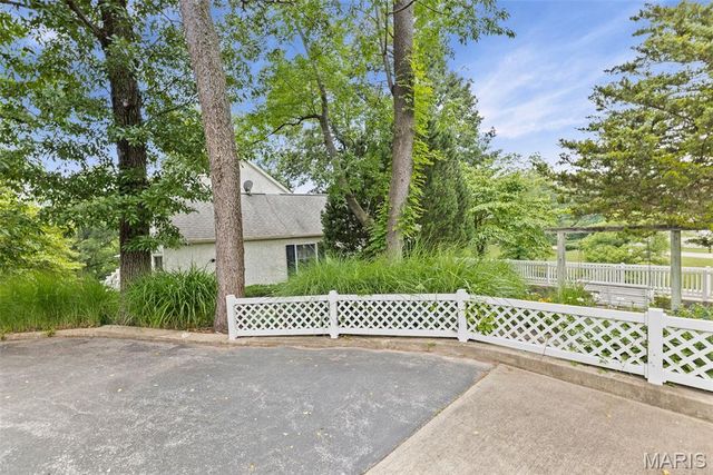 110 Fullerton Road, Belleville, IL 62226