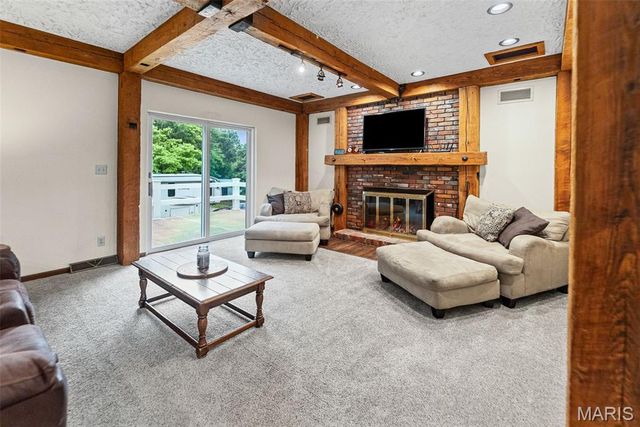 110 Fullerton Road, Belleville, IL 62226