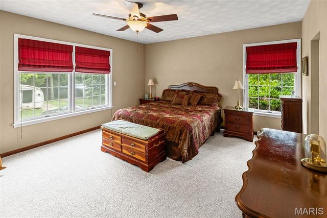 110 Fullerton Road, Belleville, IL 62226