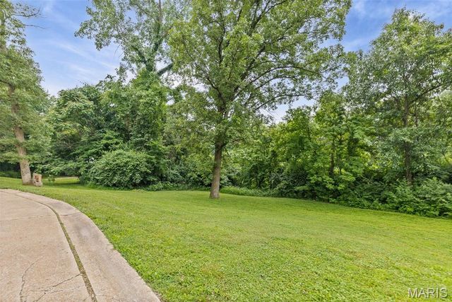 110 Fullerton Road, Belleville, IL 62226